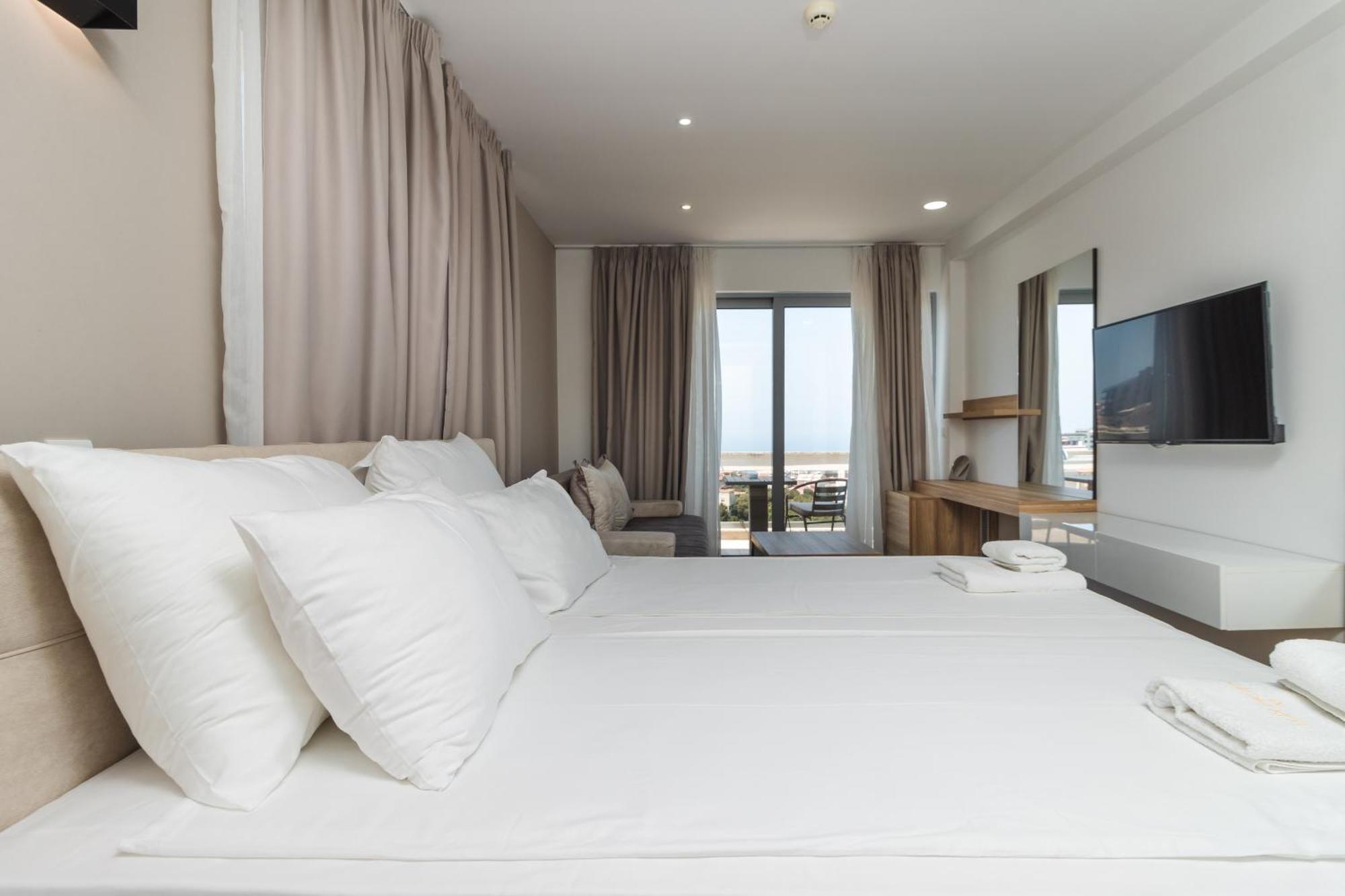 Lux Hotel M Dobra Voda Bagian luar foto