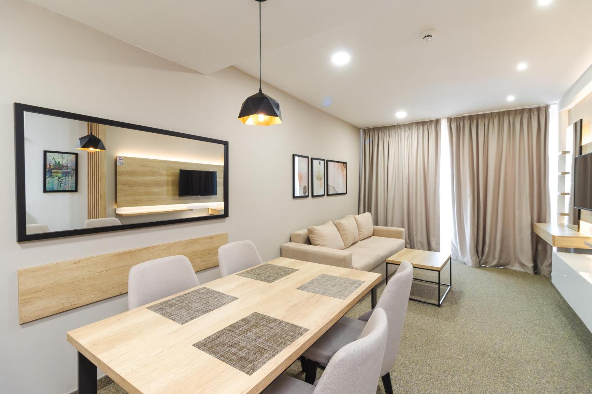 Lux Hotel M Dobra Voda Bagian luar foto